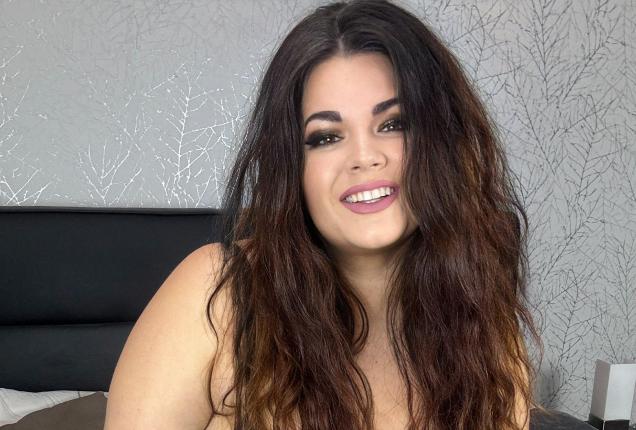 Huge titties in your face, yes or no?😊 - Jasmine Moore Official Photos