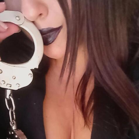 Dominatrixqueen avatar