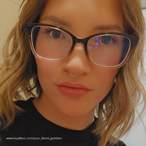 DivineGoddess222 avatar