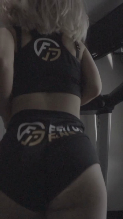 Be my workout partner ️ - TinyTexie Official Profile www.Loyalfans
