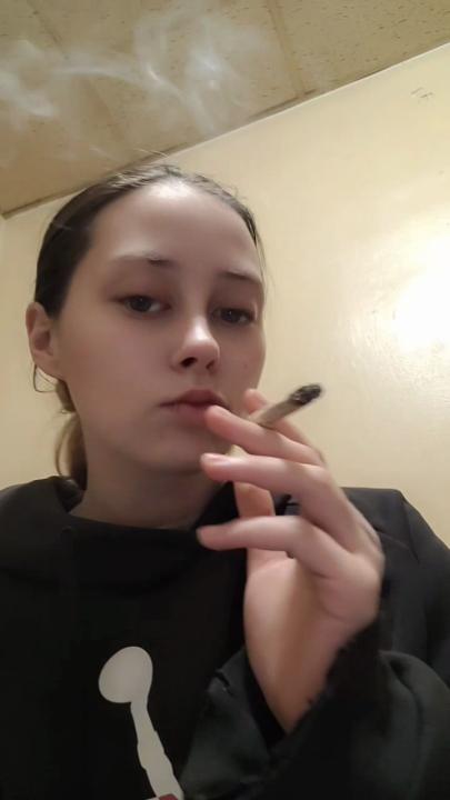 Comfy Joint Smoke 😌 - Princess Cassie Official Profile | LoyalFans