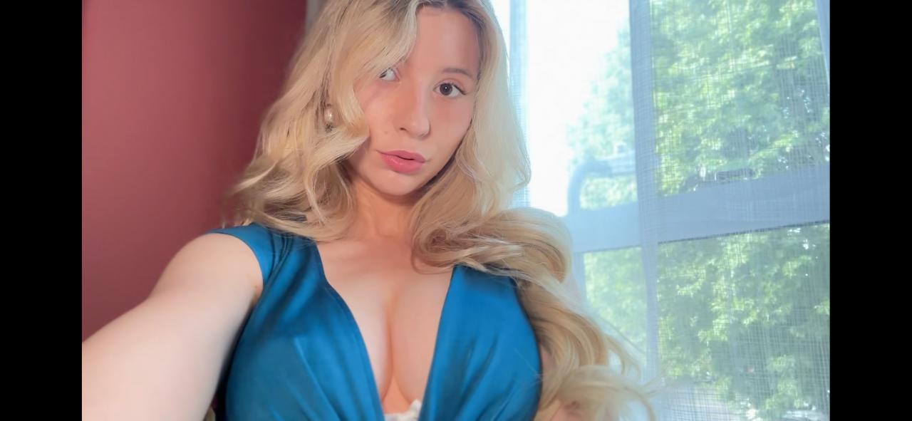 Good morning 💙 - FinDomme Luella Official Profile | www.Loyalfans.com