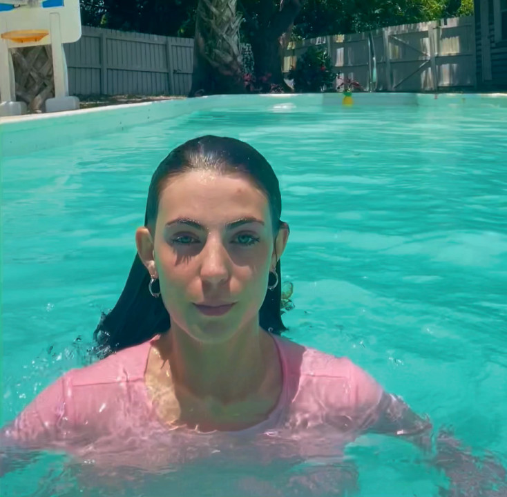 Summer doesn’t have to end on my VIP page - Luna Benna Official Profile | LoyalFans