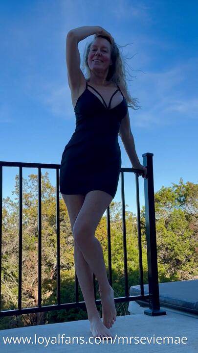 Short-dress, long legs, endless possibilities! - Mrs Evie Mae Official Profile | www.Loyalfans.com